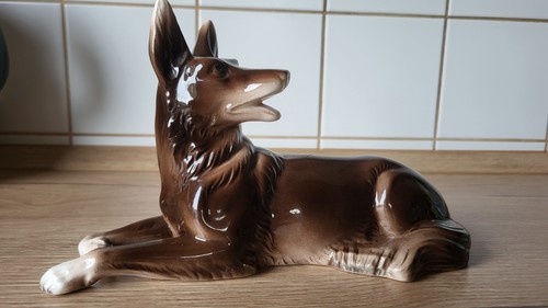Figur liegender schäferhund - "liegender, schäferhund"