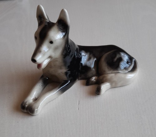 Figur schäferhund liegend - figur,