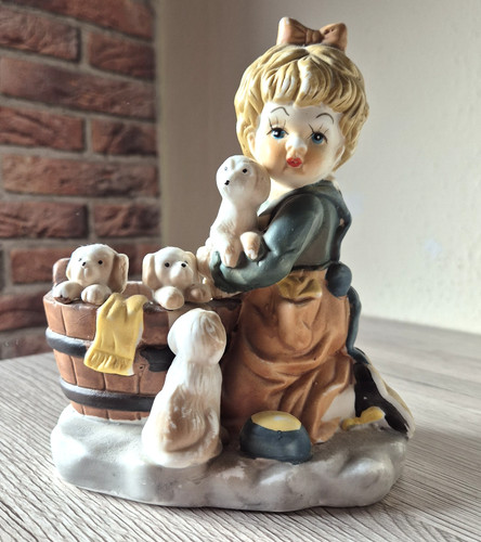 Keramik figur mädchen mit - ,