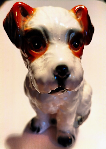 Keramikfigur sitzender hund - sitzender,