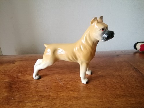 Hübsche porzellanfigur hund - porzellanfigur,